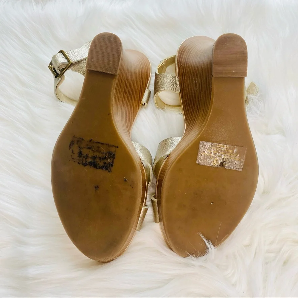 Banana Republic Champagne Colored Strappy Wedges